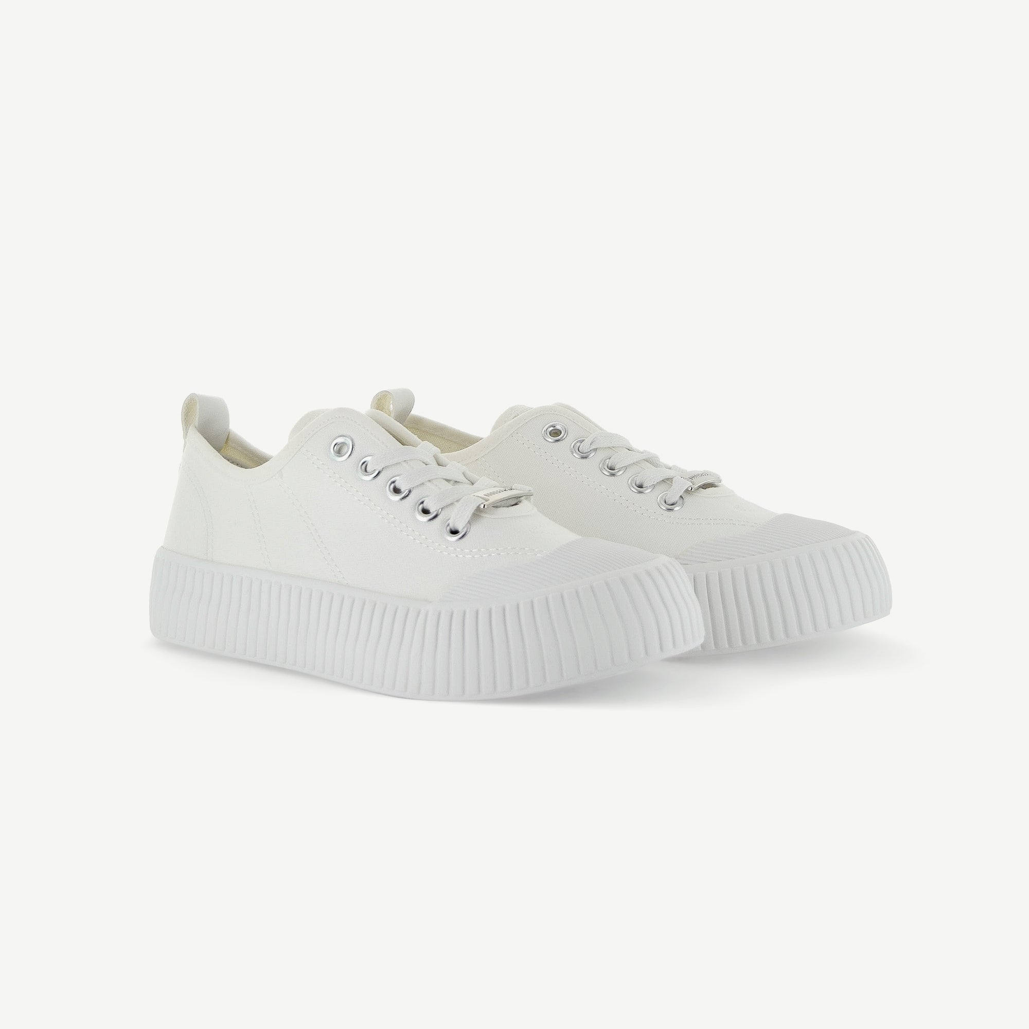 Court Royale: Vulcanized Court Shoe - White