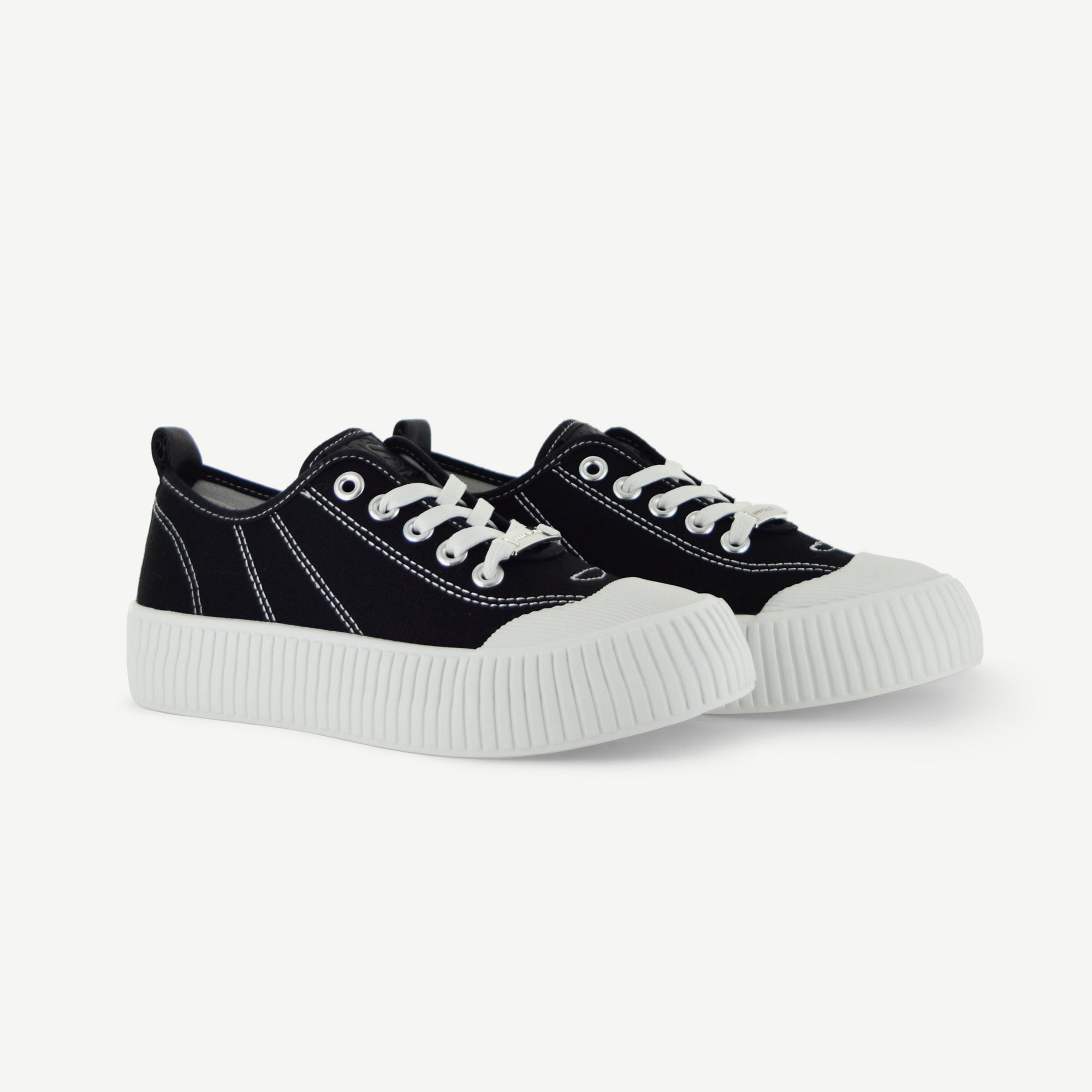 Court Royale: Vulcanized Court Shoe - Black/White