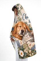 Mockup chăn có mũ Charlie & Luna